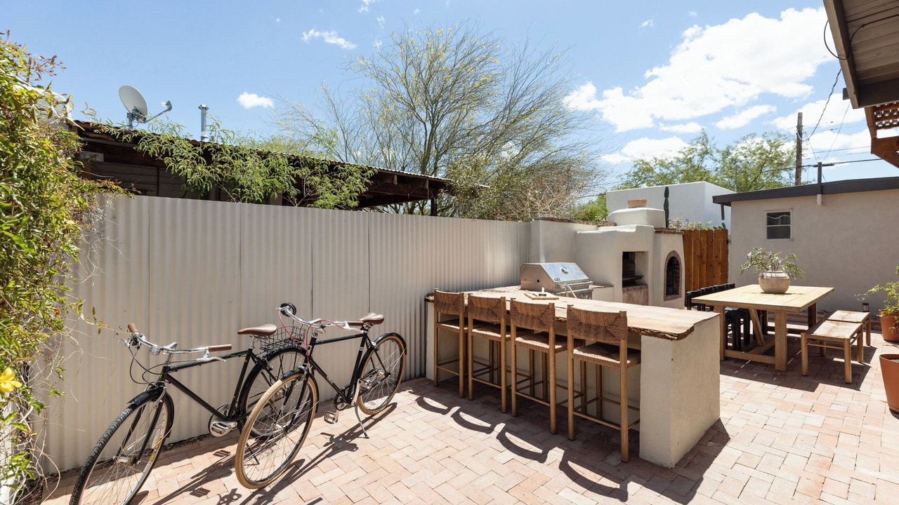 Photo of Outdoor in Blenman-Elm