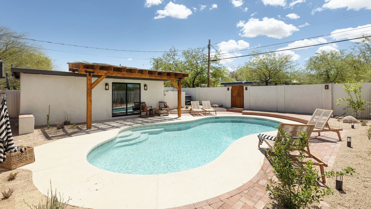 Photo of Outdoor in Blenman-Elm