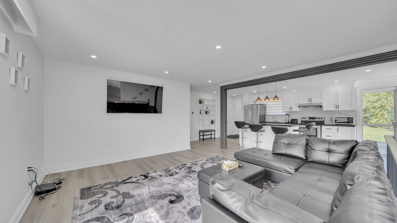 Photo of Livingroom in Caledon