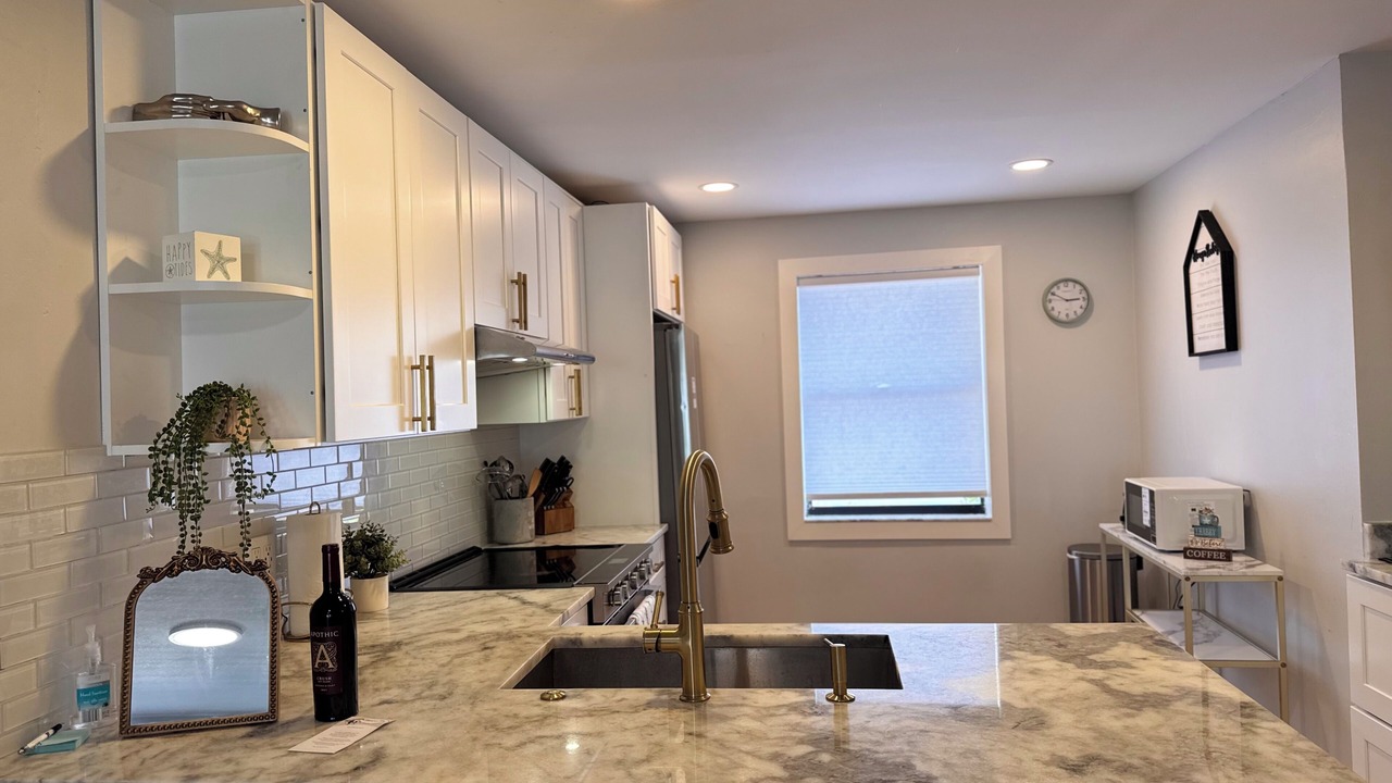 Photo of Kitchen in East Lake Woodlands