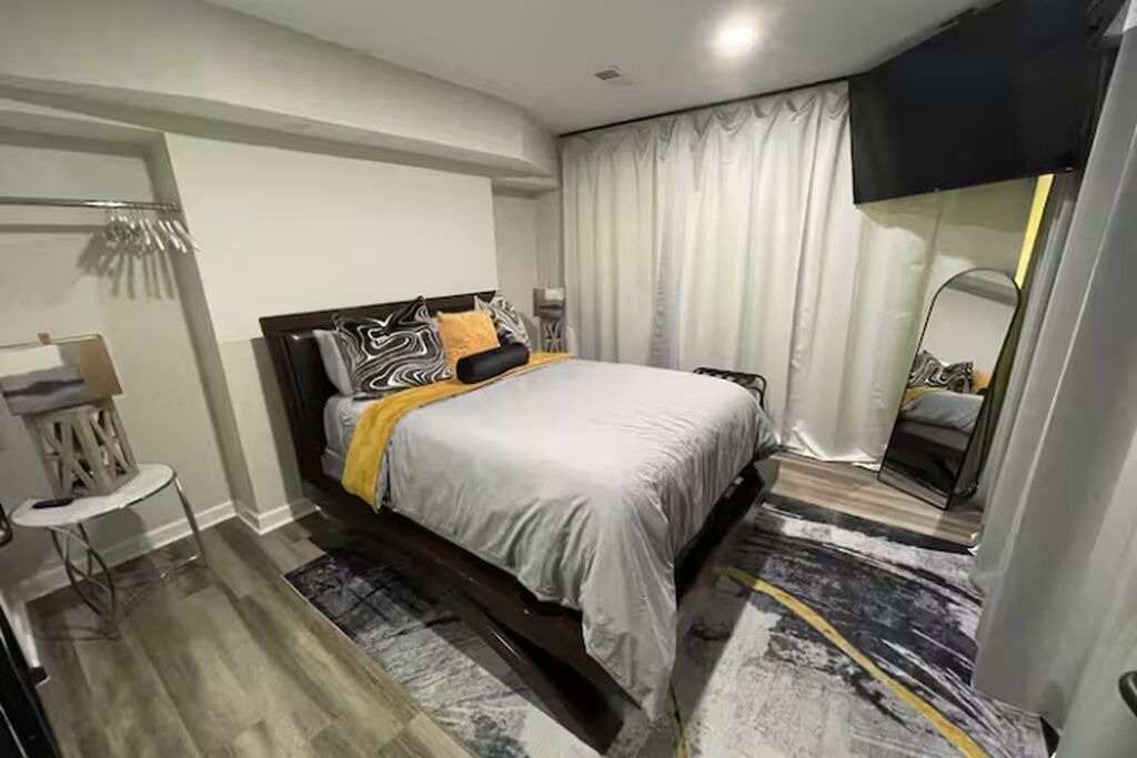 Photo of Bedroom in Uptown