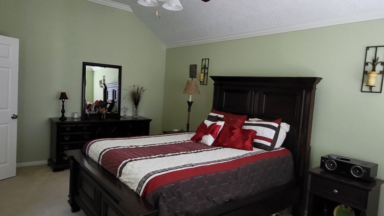 Photo of Bedroom in Nassau Bay