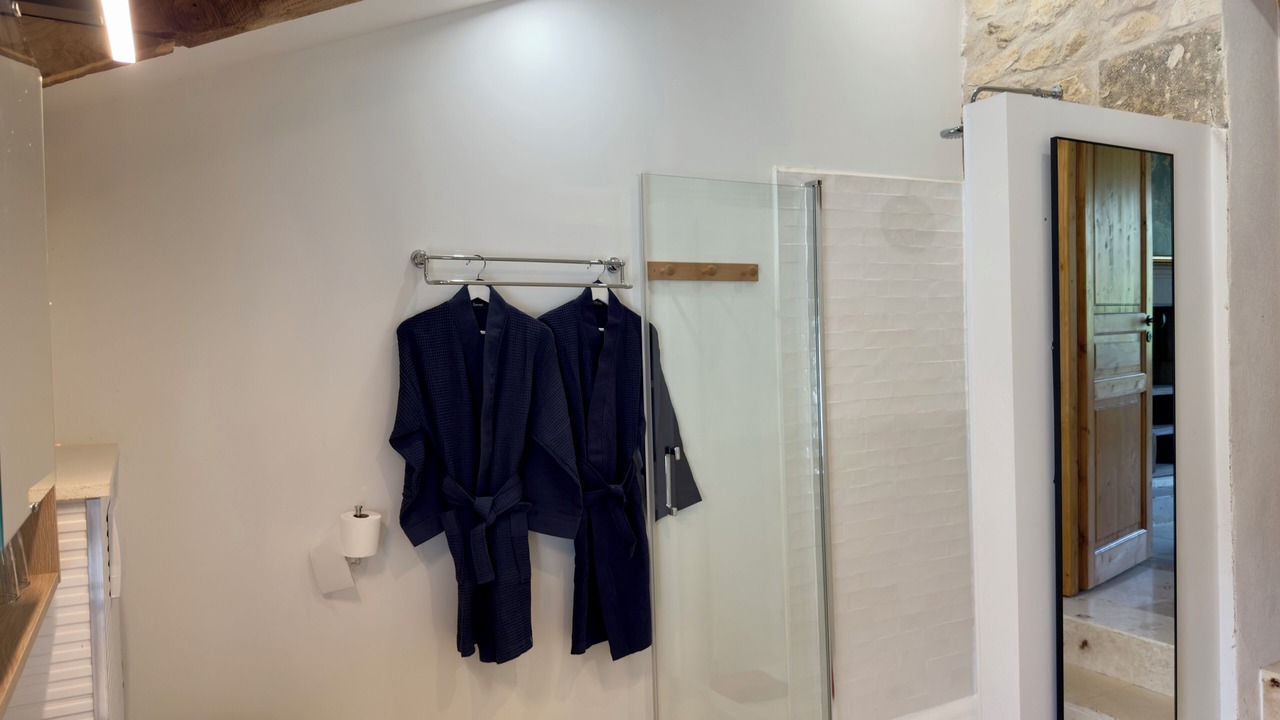 Photo of Bathroom in Chauvigny