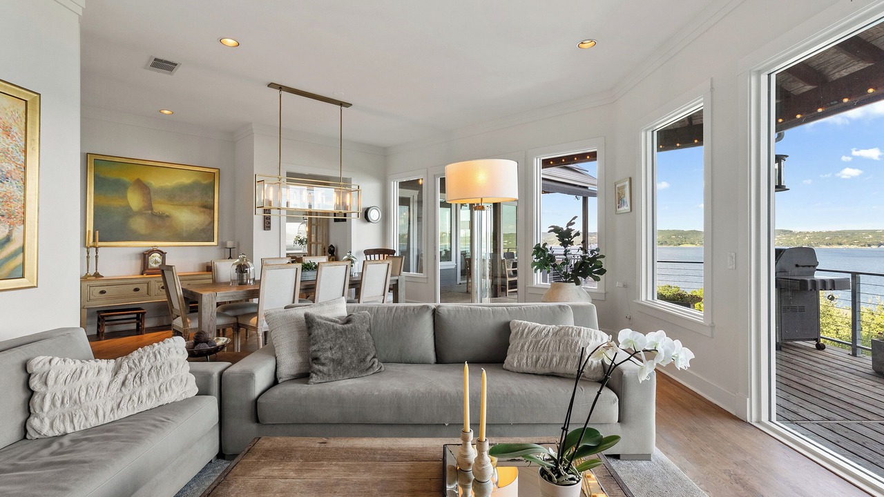 Photo of Livingroom in Travis Landing