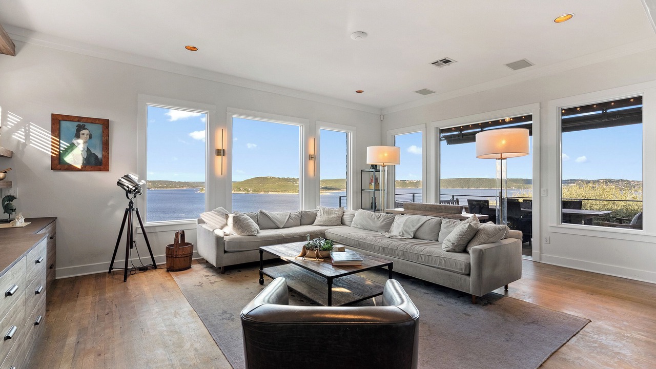 Photo of Livingroom in Travis Landing