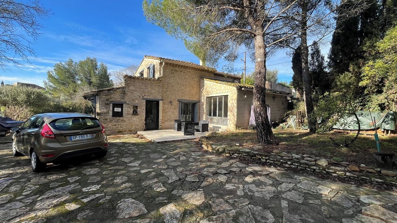 Photo of Outdoor in Cabrials
