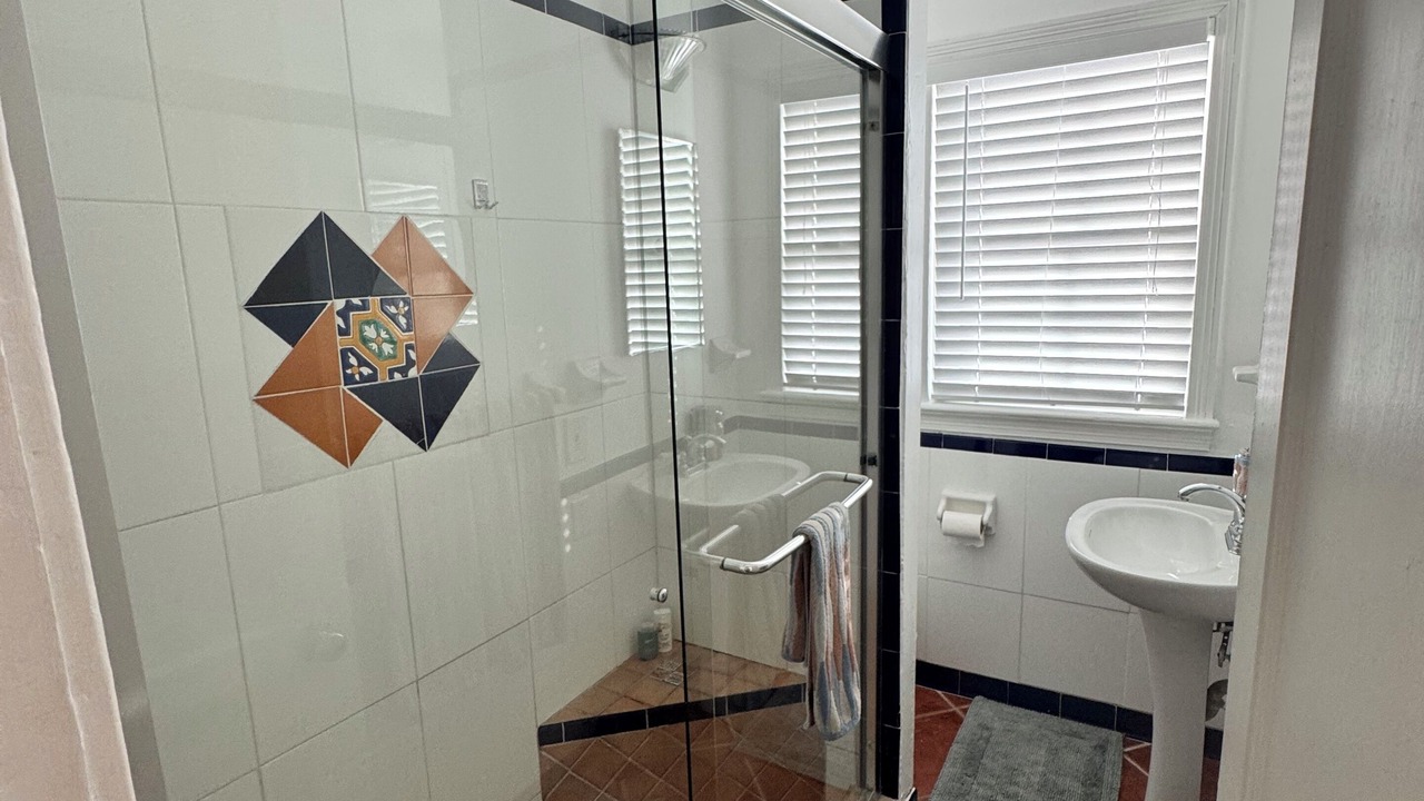 Photo of Bathroom in Poiciana Park II