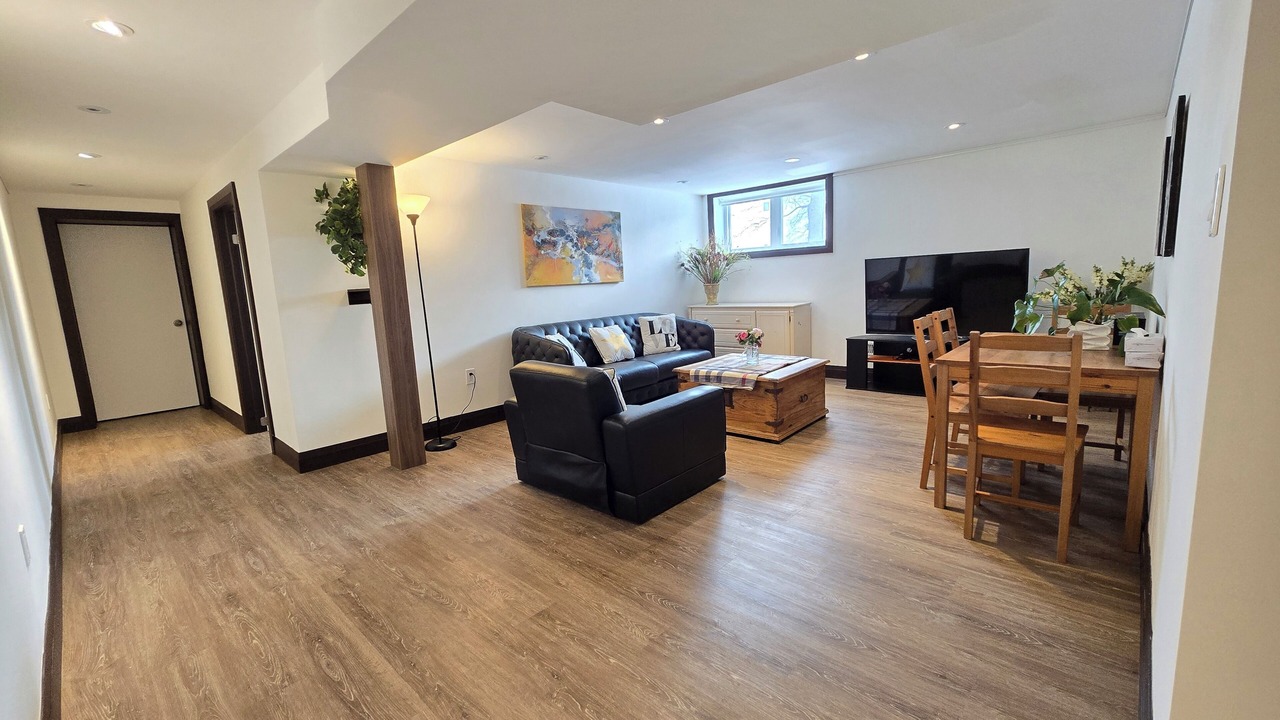 Photo of Livingroom in Richmond Hill