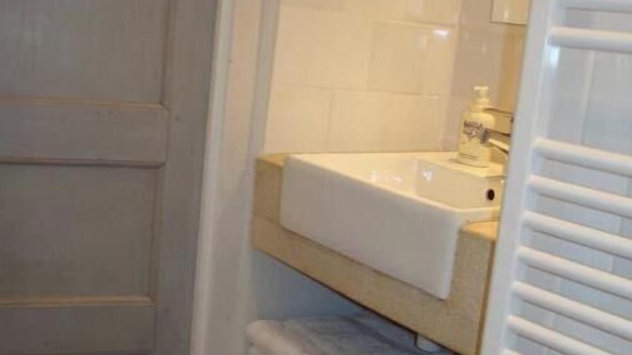 Photo of Bathroom in Nyons