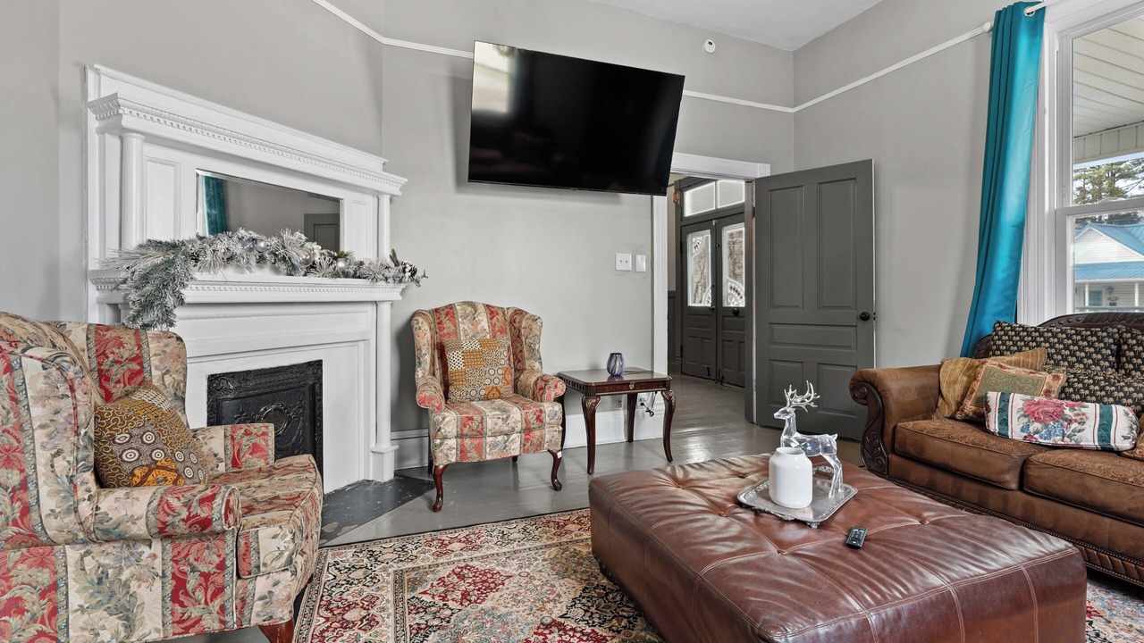 Photo of Livingroom in Franklinton