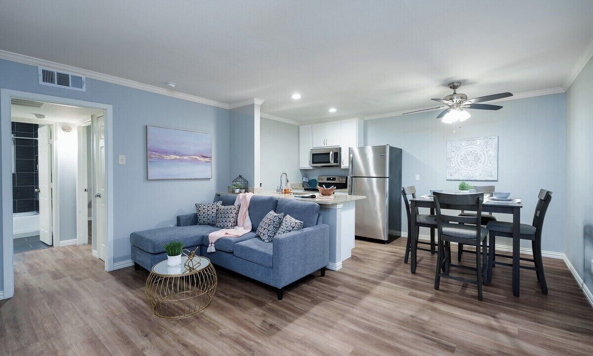 Photo of Livingroom in Knox - Henderson