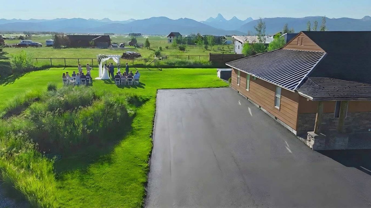 Photo of Outdoor in Leigh Creek Estates