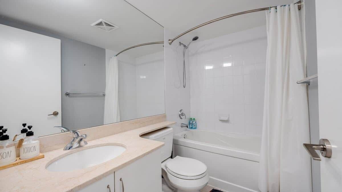 Photo of Bathroom in Fort York