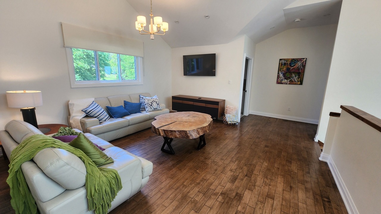 Photo of Livingroom in Burlington