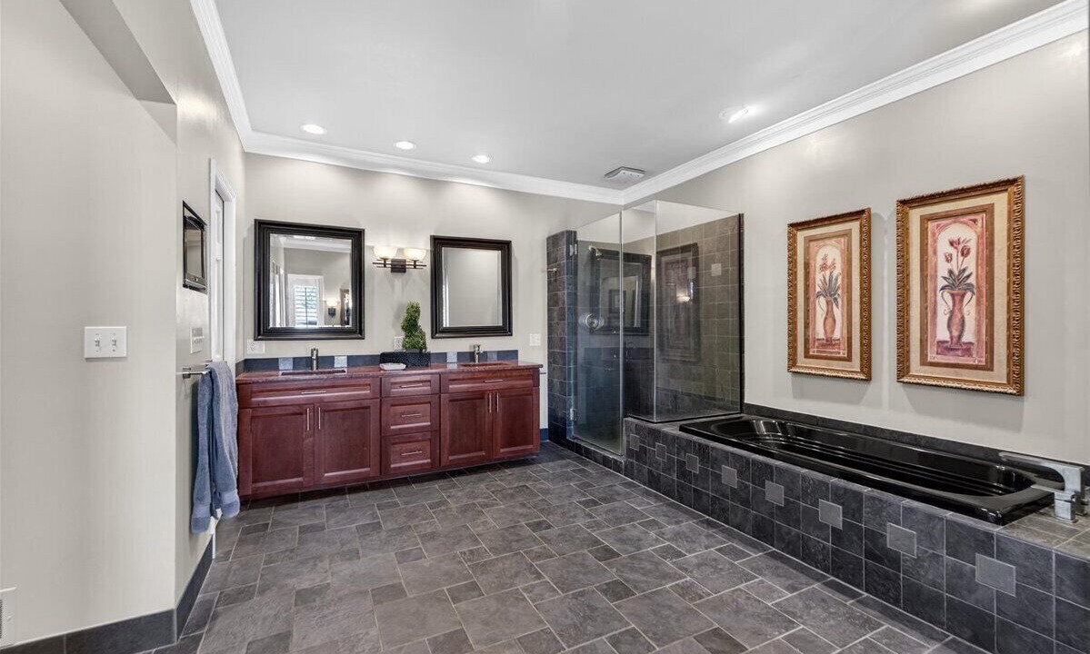 Photo of Bathroom in Prairie Village