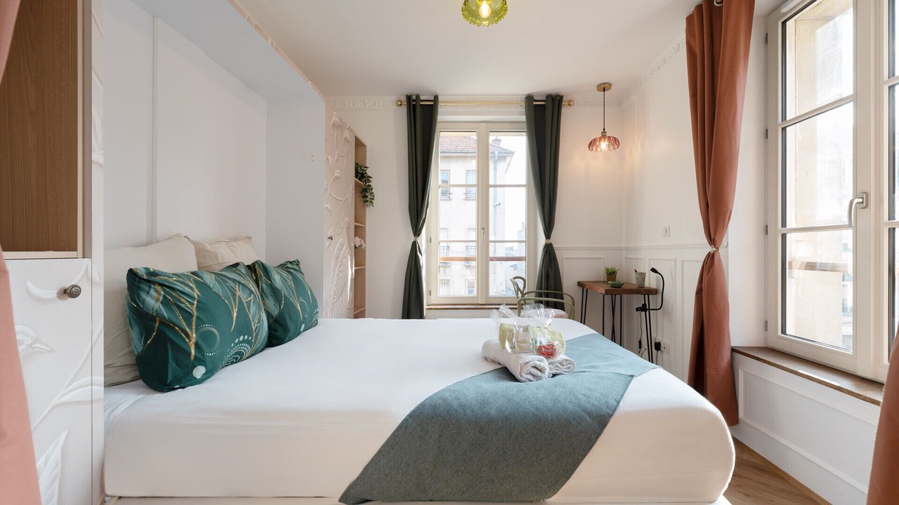 Photo of Bedroom in Saint Nicolas - Charles III - Ville vieille - Trois Maisons - Leopold