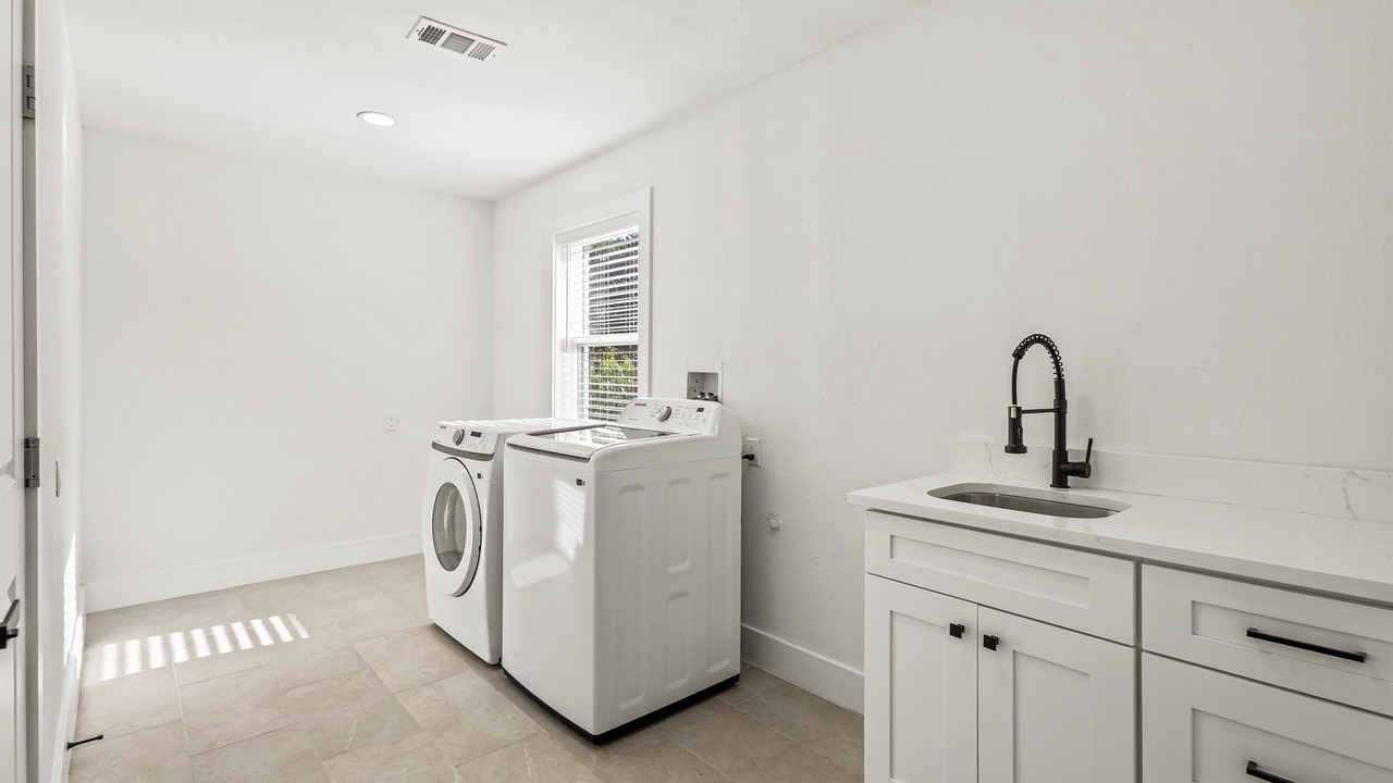 Photo of Bedroom in Farmers Branch