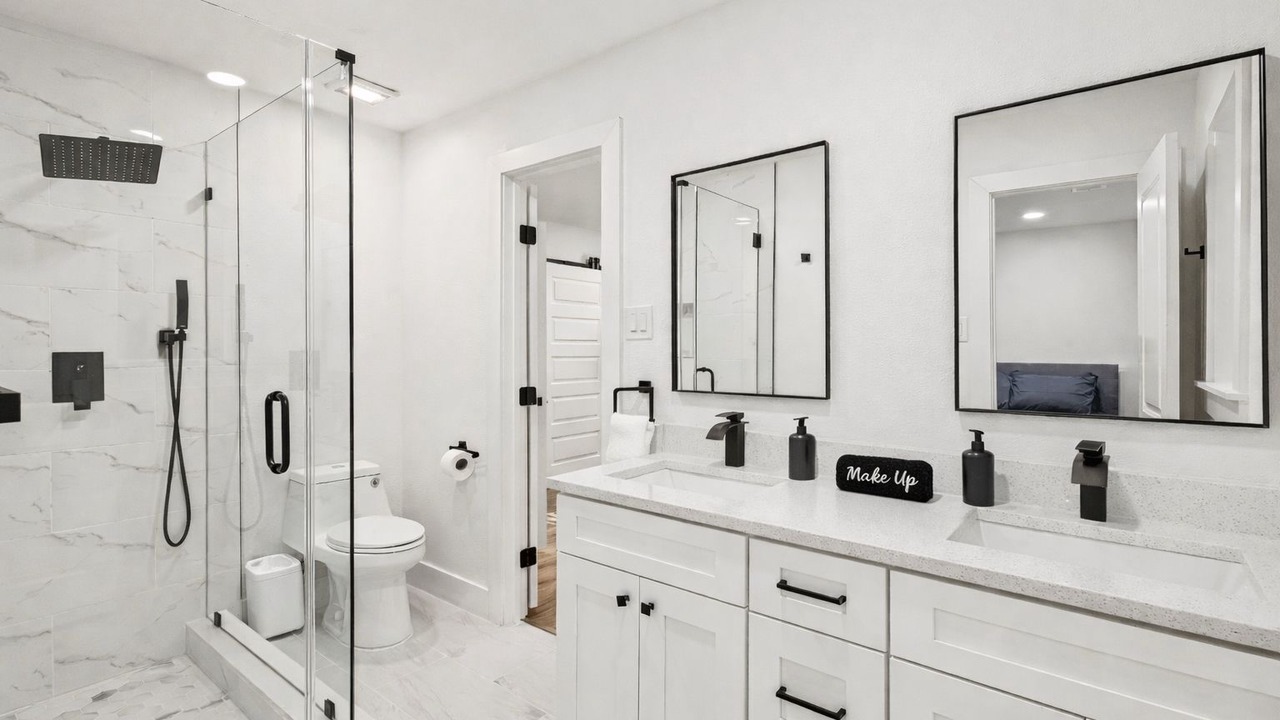 Photo of Bathroom in Farmers Branch