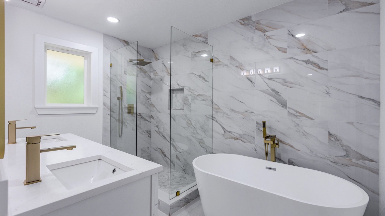 Photo of Bathroom in Farmers Branch