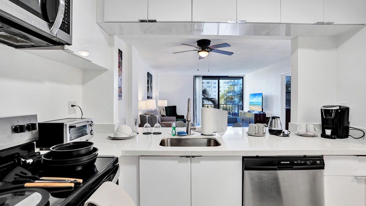 Photo of Kitchen in Golden Glades