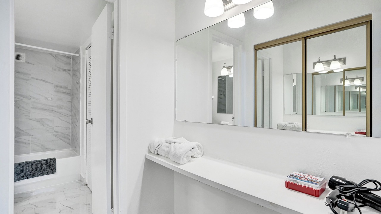 Photo of Bathroom in Golden Glades