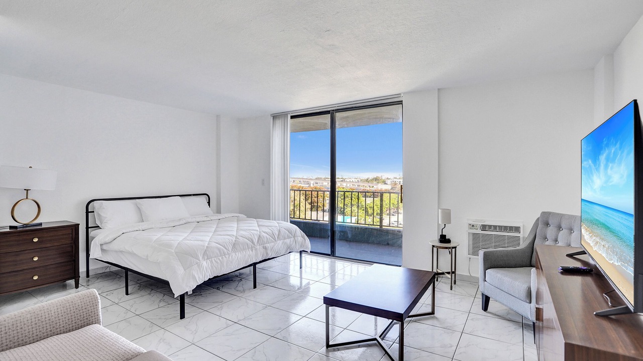 Photo of Bedroom in Golden Glades