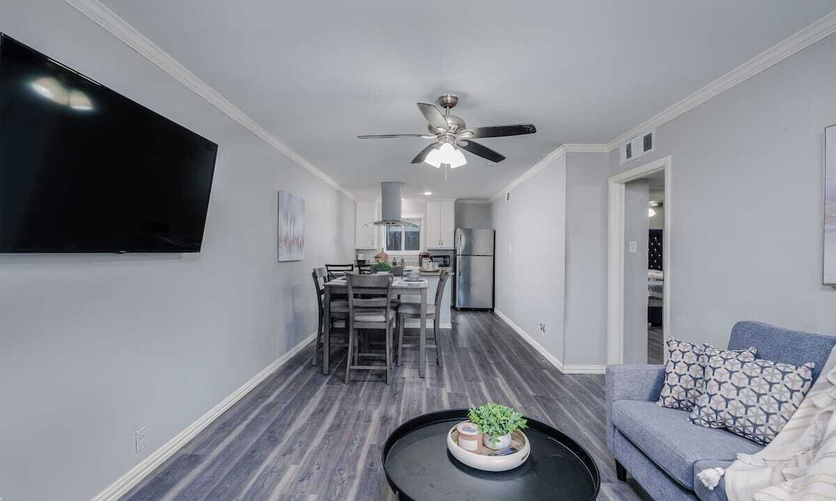 Photo of Livingroom in Old East Dallas