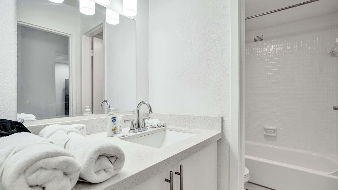 Photo of Bathroom in Golden Glades