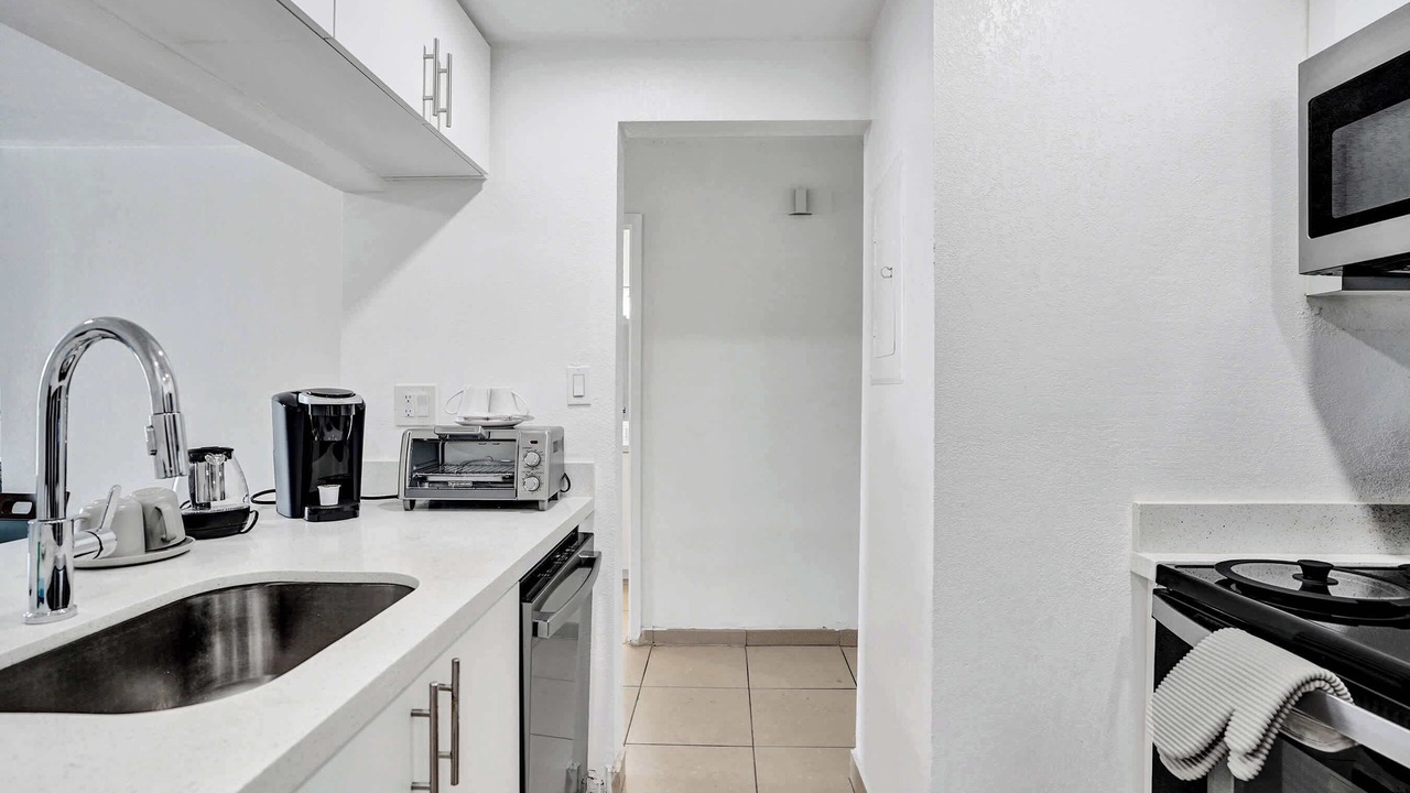 Photo of Kitchen in Golden Glades