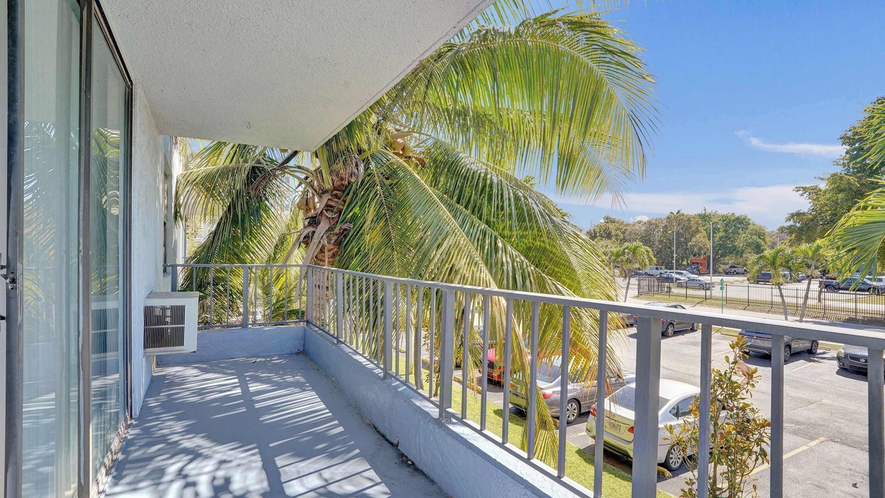 Photo of Outdoor in Golden Glades