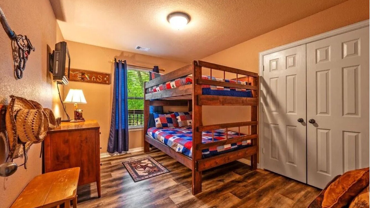 Photo of Bedroom in Pottsboro