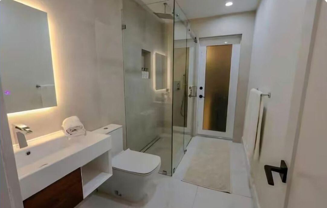 Photo of Bathroom in Palmetto Bay