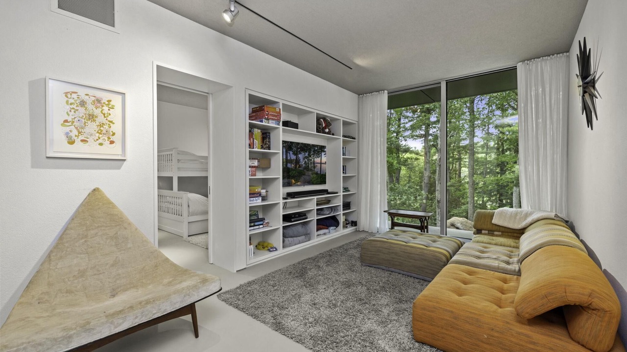 Photo of Bedroom in Gravenhurst