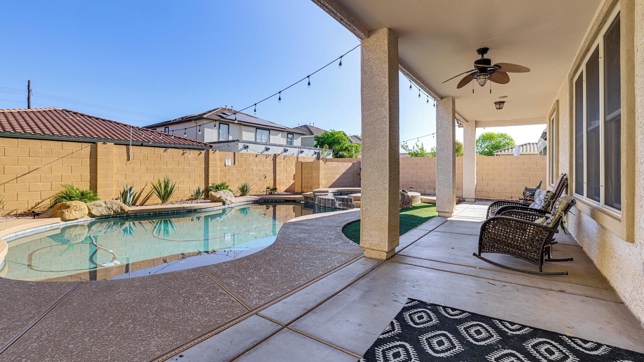 Photo of Outdoor in Copper Leaf