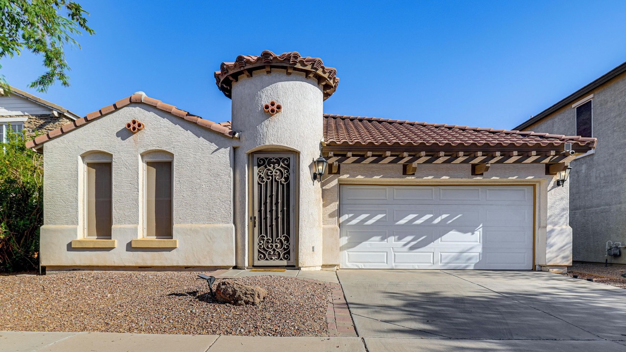 Photo of Outdoor in Copper Leaf