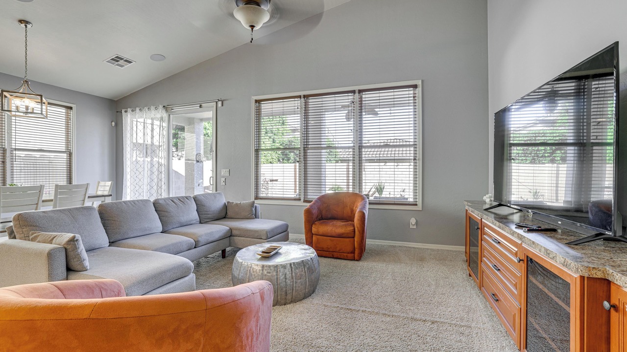 Photo of Livingroom in Copper Leaf