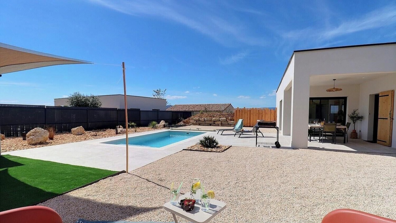 Photo of Outdoor in Grospierres