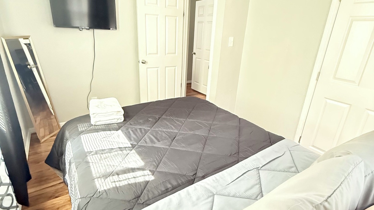 Photo of Bedroom in Midtown