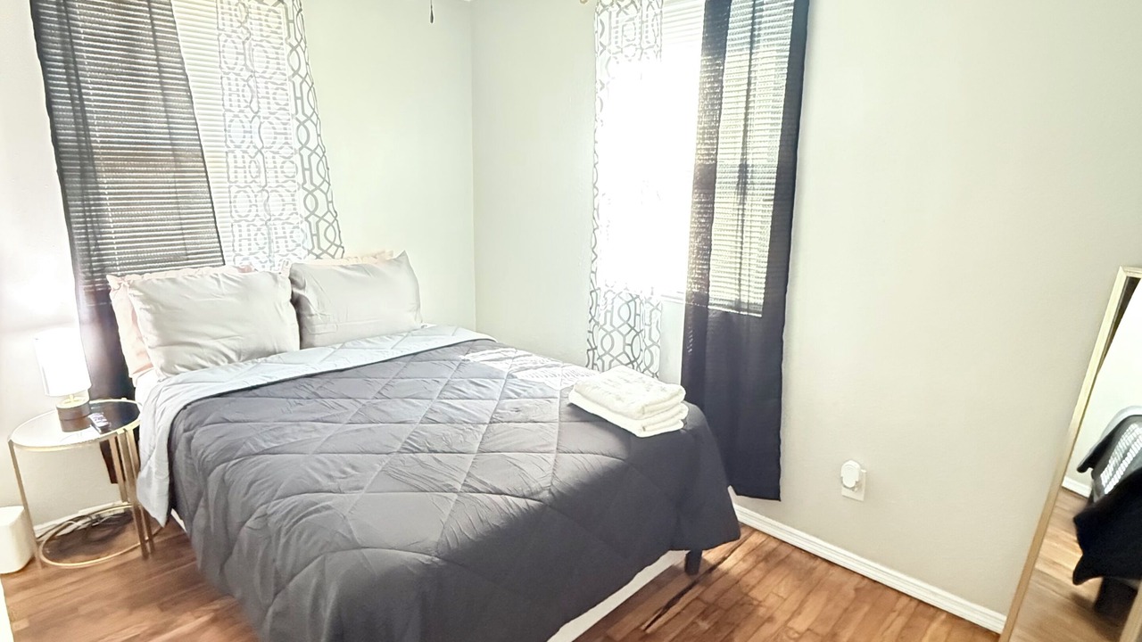 Photo of Bedroom in Midtown