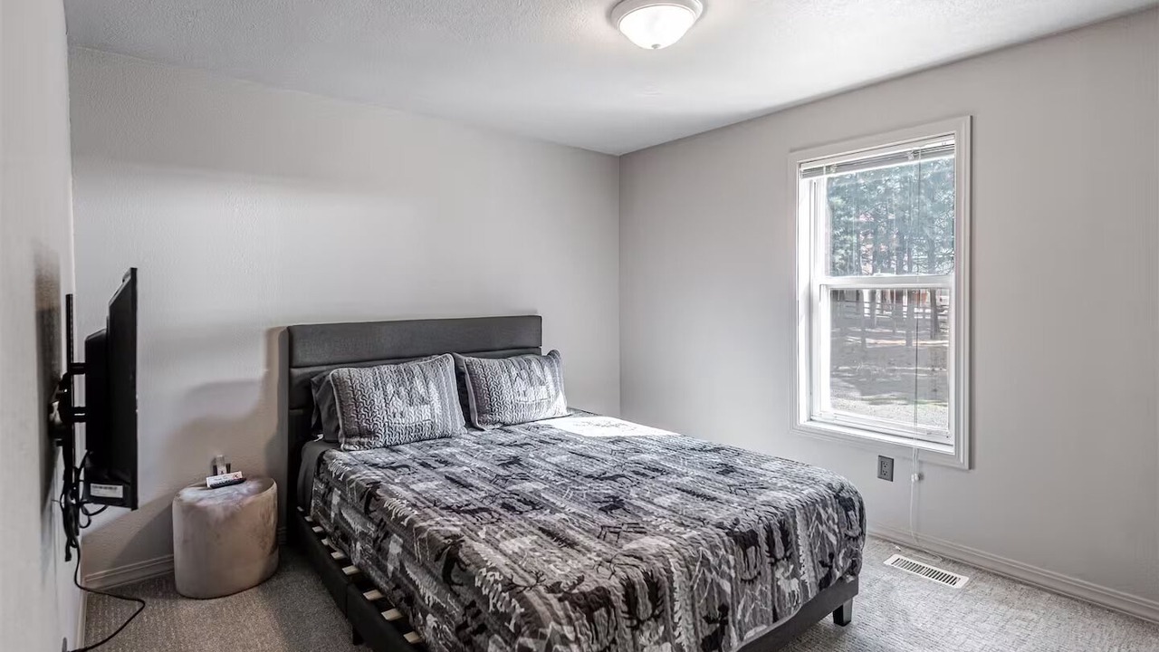 Photo of Bedroom in Riverbend