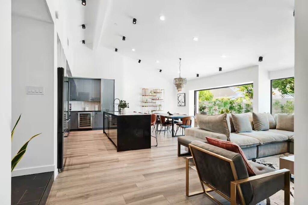 Photo of Livingroom in Fountain Valley