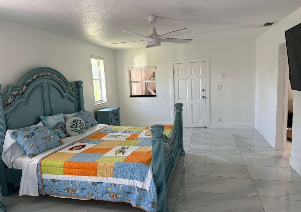Photo of Bedroom in Ludlam