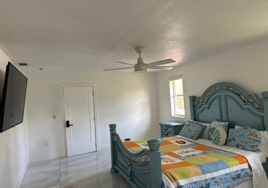 Photo of Bedroom in Ludlam
