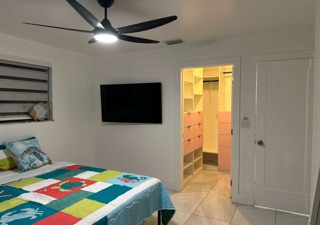 Photo of Bedroom in Ludlam