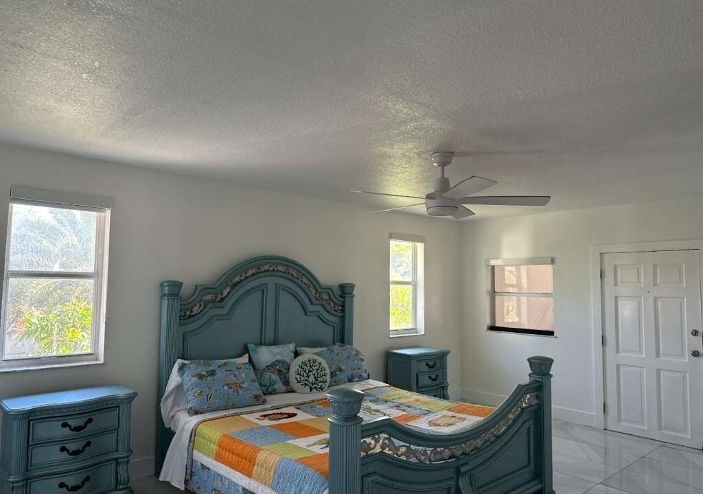 Photo of Bedroom in Ludlam