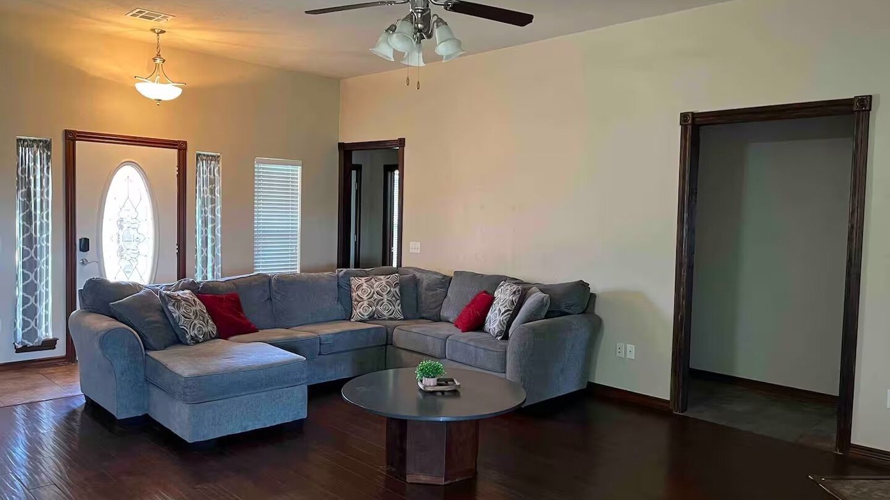 Photo of Livingroom in Lawton