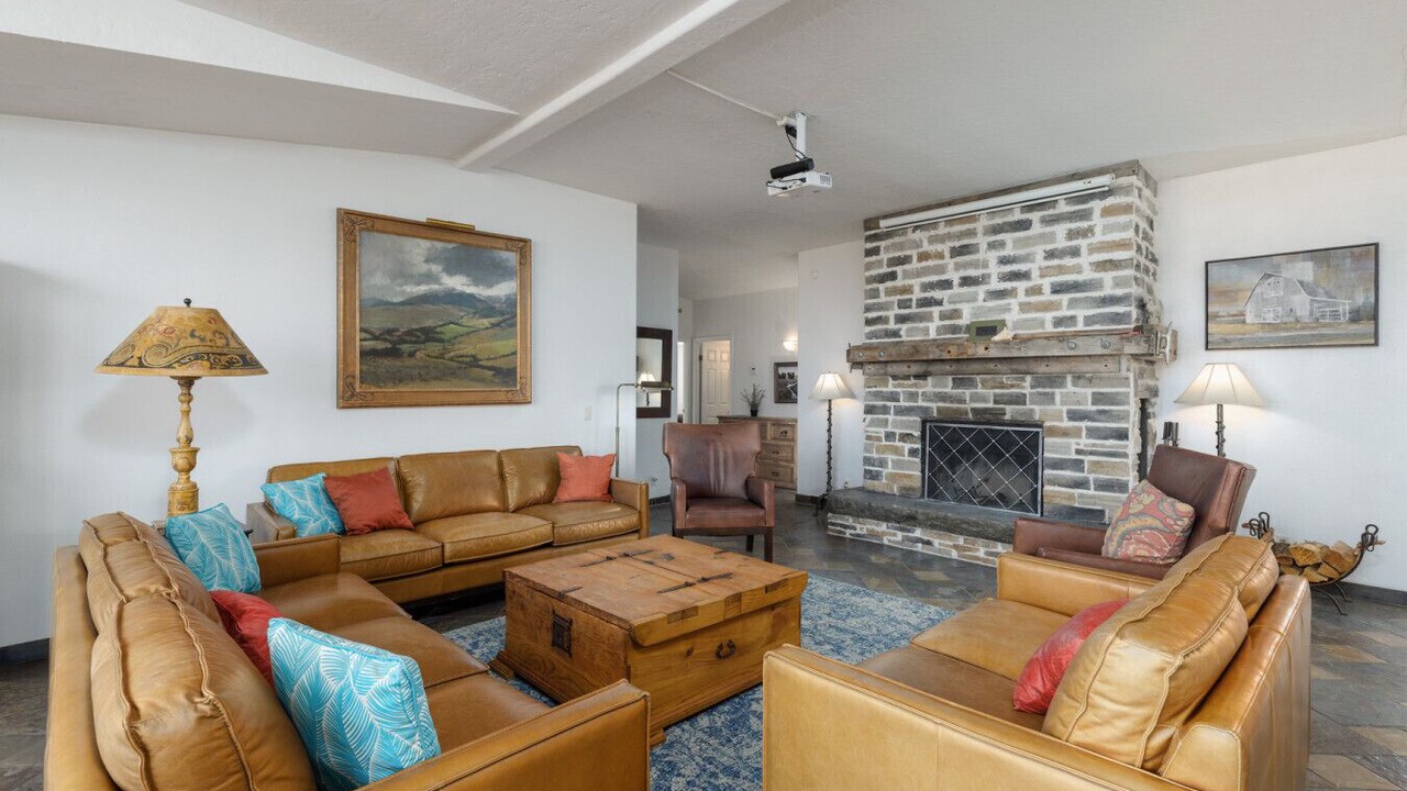Photo of Livingroom in St. Charles