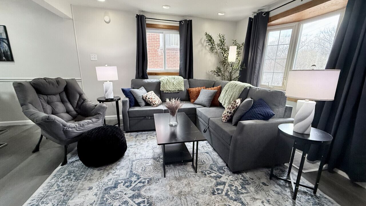 Photo of Livingroom in South Hills