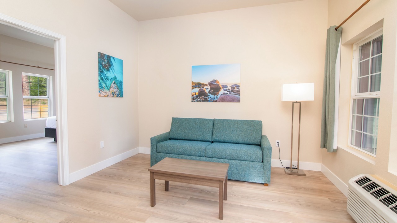 Photo of Livingroom in Apple Hill
