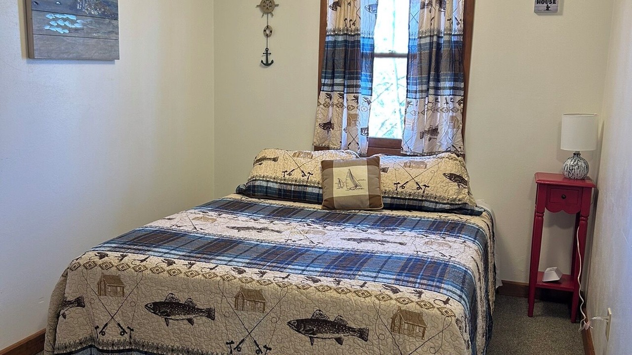 Photo of Bedroom in Steelville